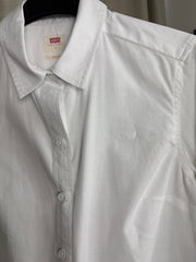 Levi's classic shirt - size small